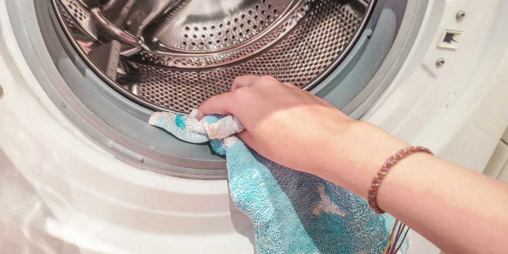 How to remove mold from rubber seal on washing machine